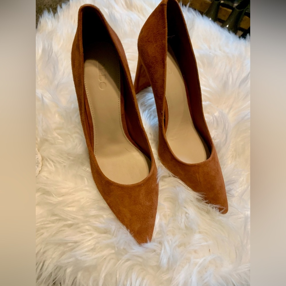 Aldo Caramel Suede Heels Pumps